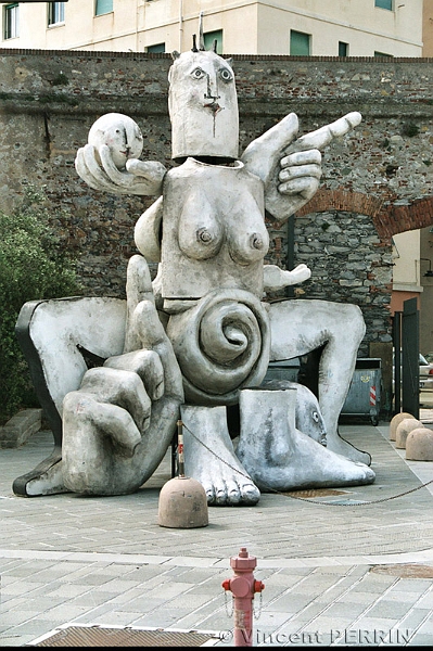 Statue genes.JPG